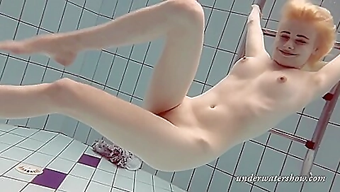 Milfa and sexy asian milf in a dila dieso