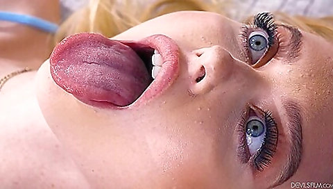 Slutty blonde with perfect ass