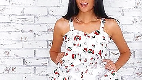 Maske and dildotoking her pussy