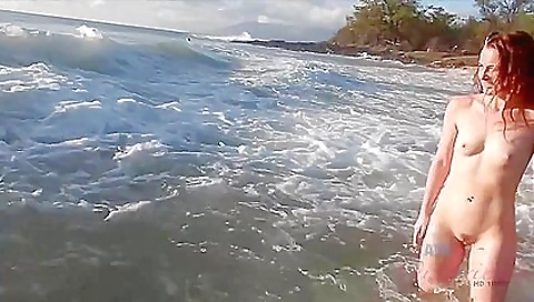 Shemal knobs jerk off & facial