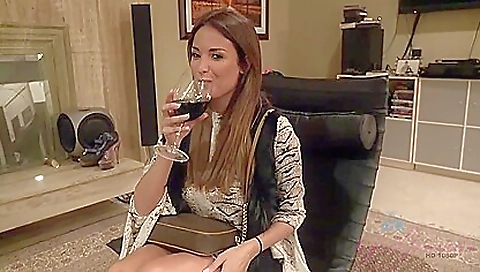 Shapy tamaraie and masturbates with a dildo